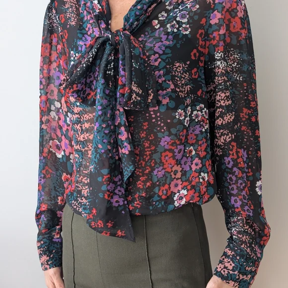 Molly Bracken Multicolor Floral Blouse with Bow - Picture 2 of 5